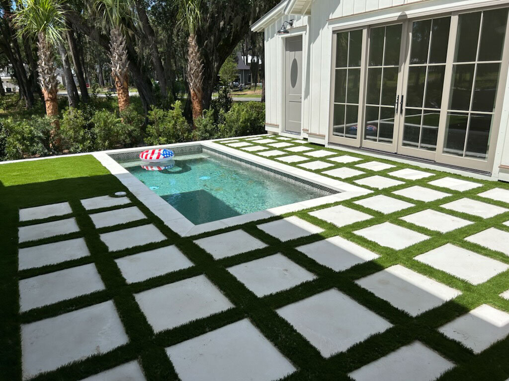 Artificial Turf Backyard Pavers