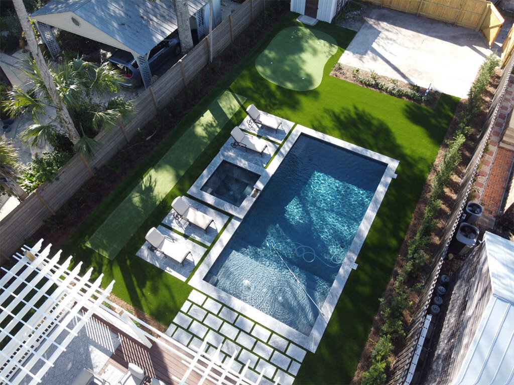 Backyard Lawn Putting Bocce Pool