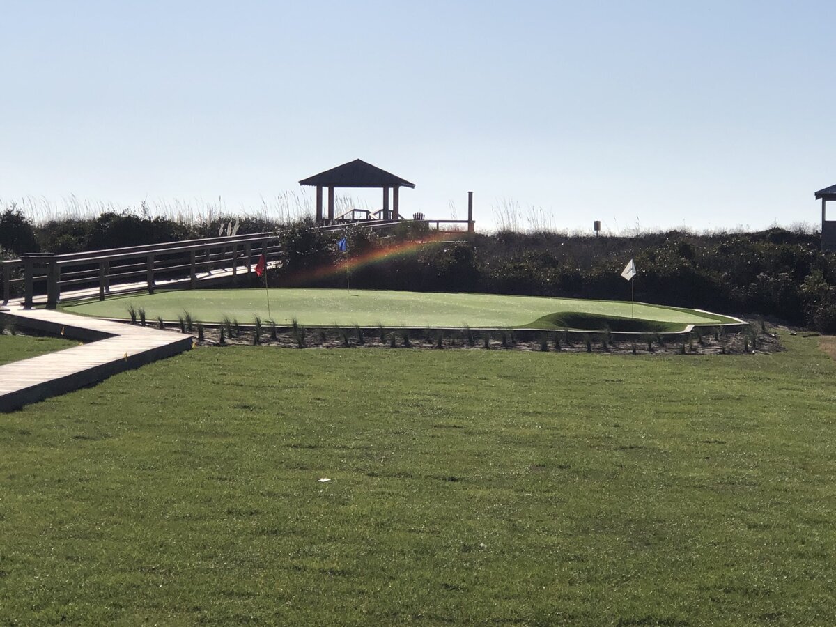 Backyard Putting Green Isle of Palms with Bunker