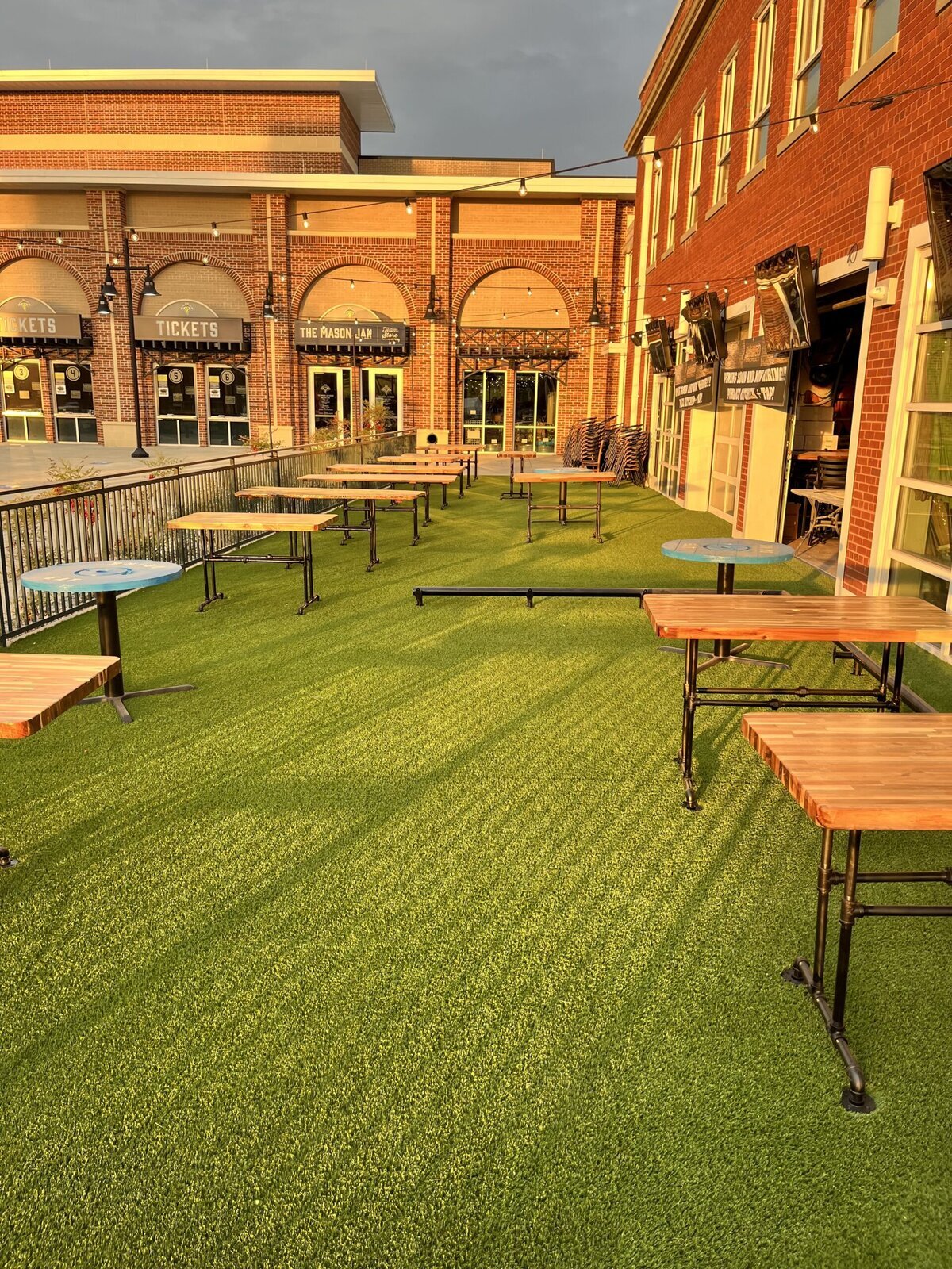 Commercial Artificial Grass Lawn at Retail Shops