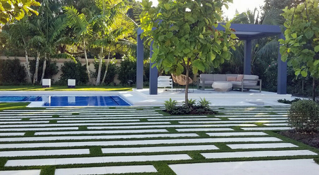 Pool Lawn with rectangles