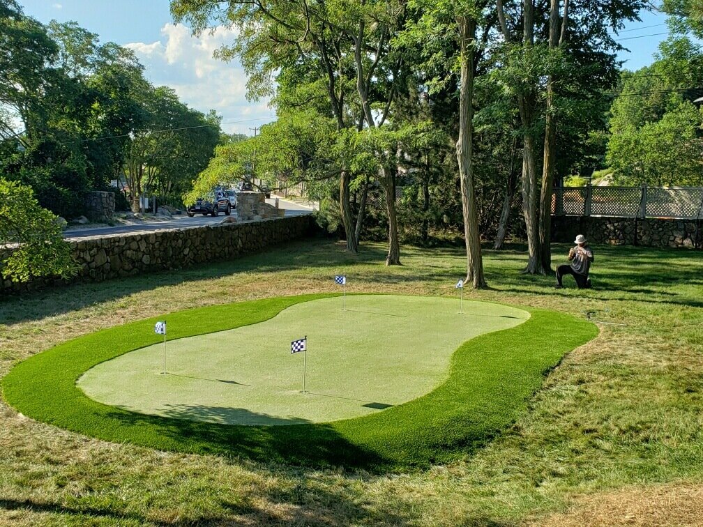 Residential putting green