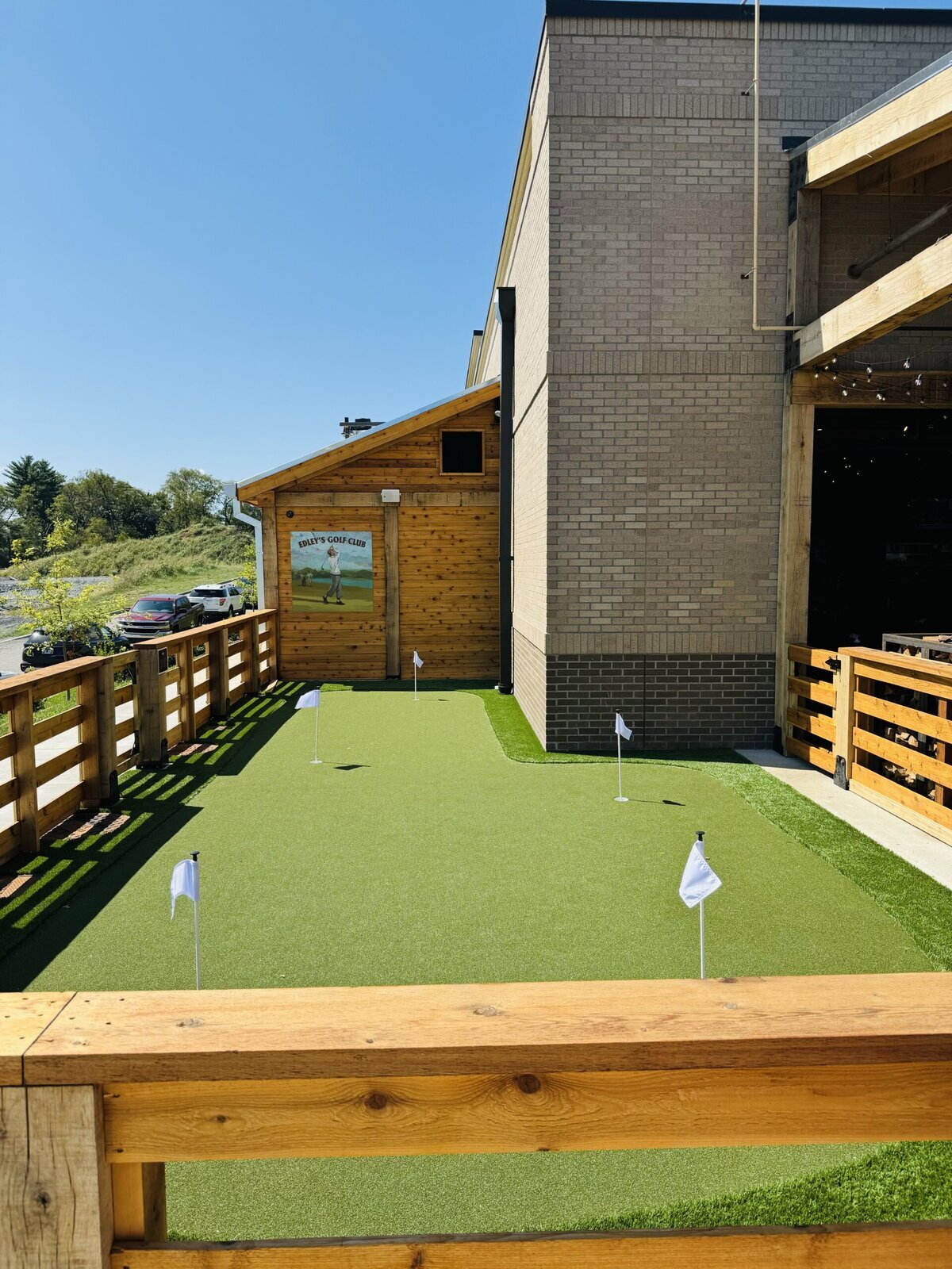 Putting Green at Restaurant Nashville