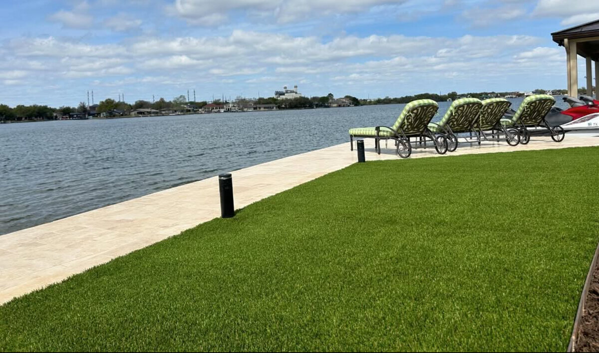 Artificial Grass Lawn on Lake Travis