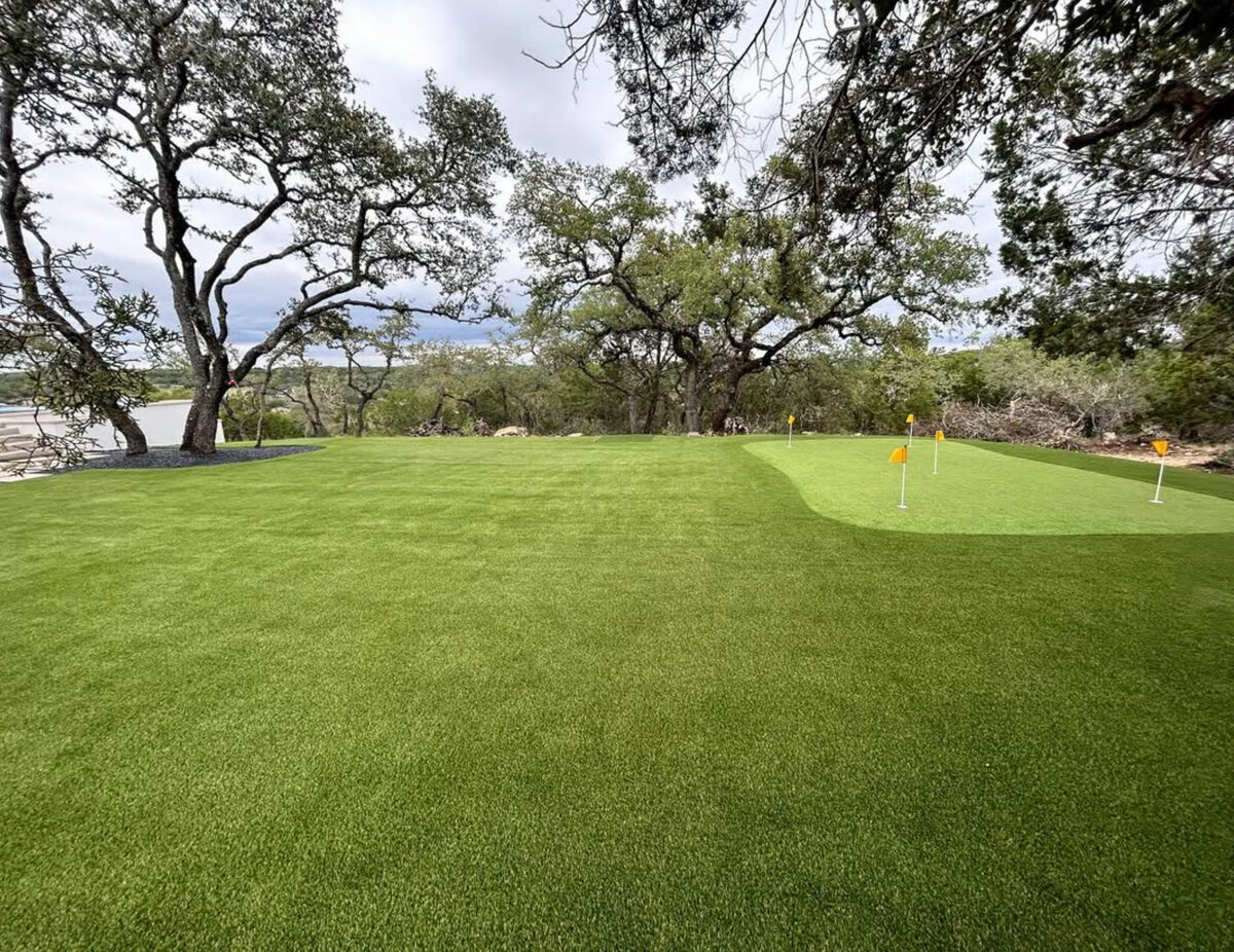 Backyard Putting Green and Synthetic Grass Lawn Austin Texas