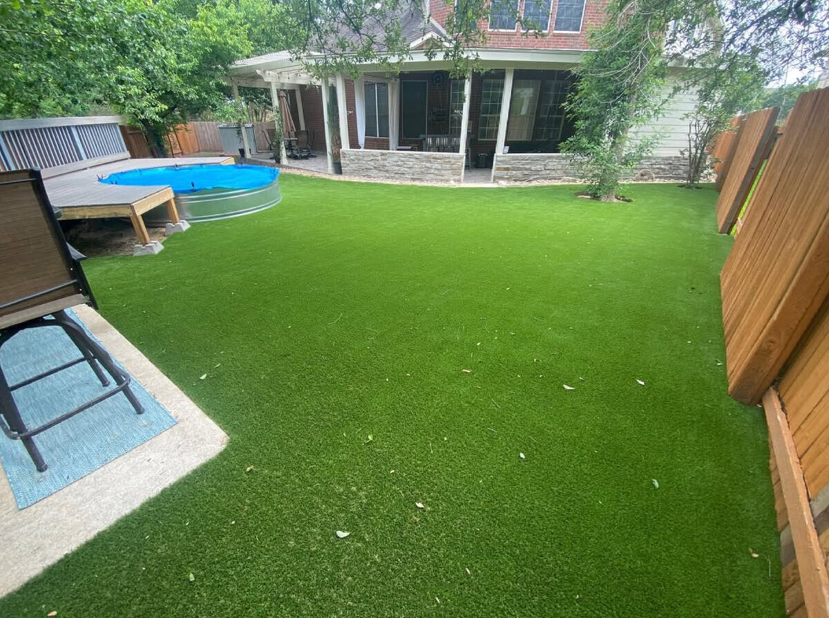 Backyard Synthetic Grass Installation Company Austin 1024x768