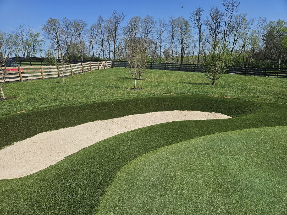 Lexington Large Bunker Backyard Putting Green