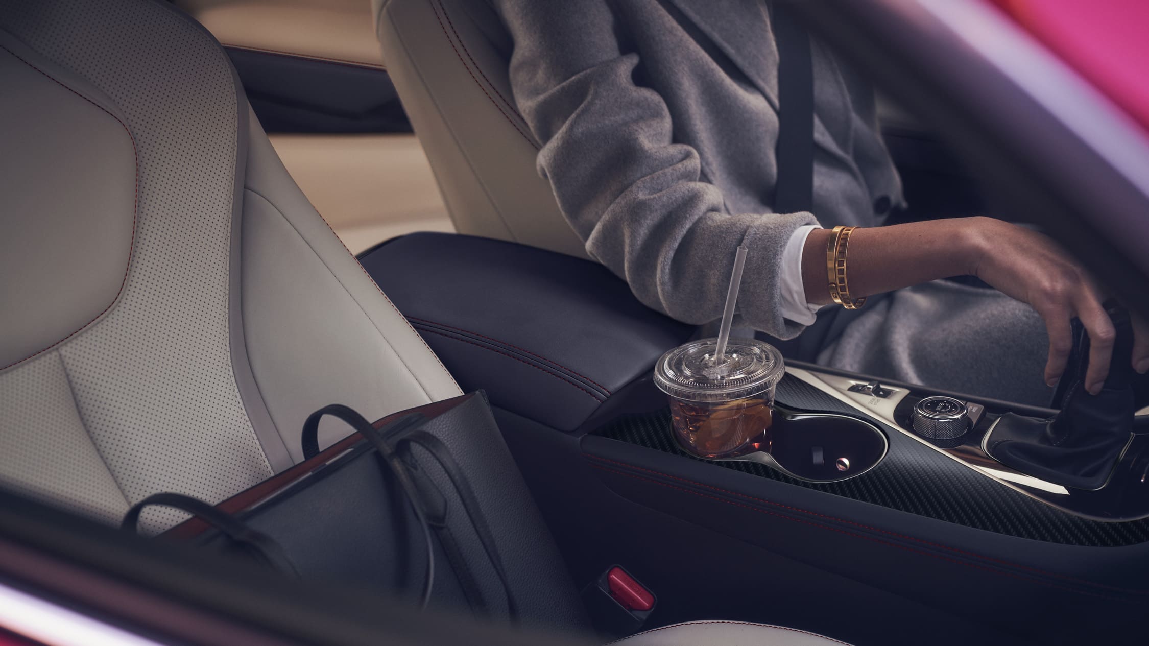 https://s3.amazonaws.com/di-enrollment-api/infiniti/models/2022/Q60/gallery/6.jpg