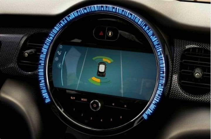 A close up of the technology available in the 2022 MINI Cooper SE Hardtop 2 Door.