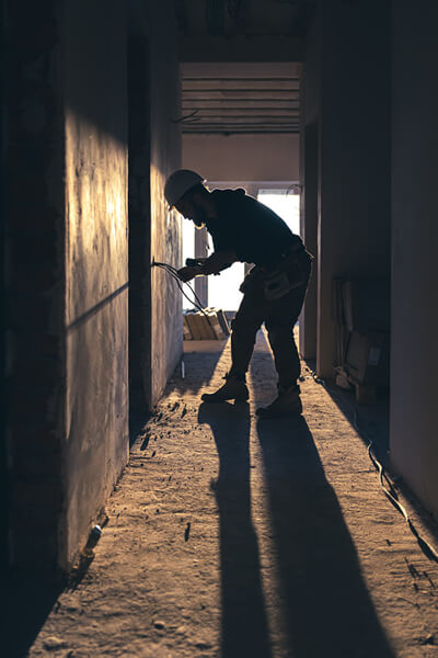 homem-construcao-casa homem-construcao-casa