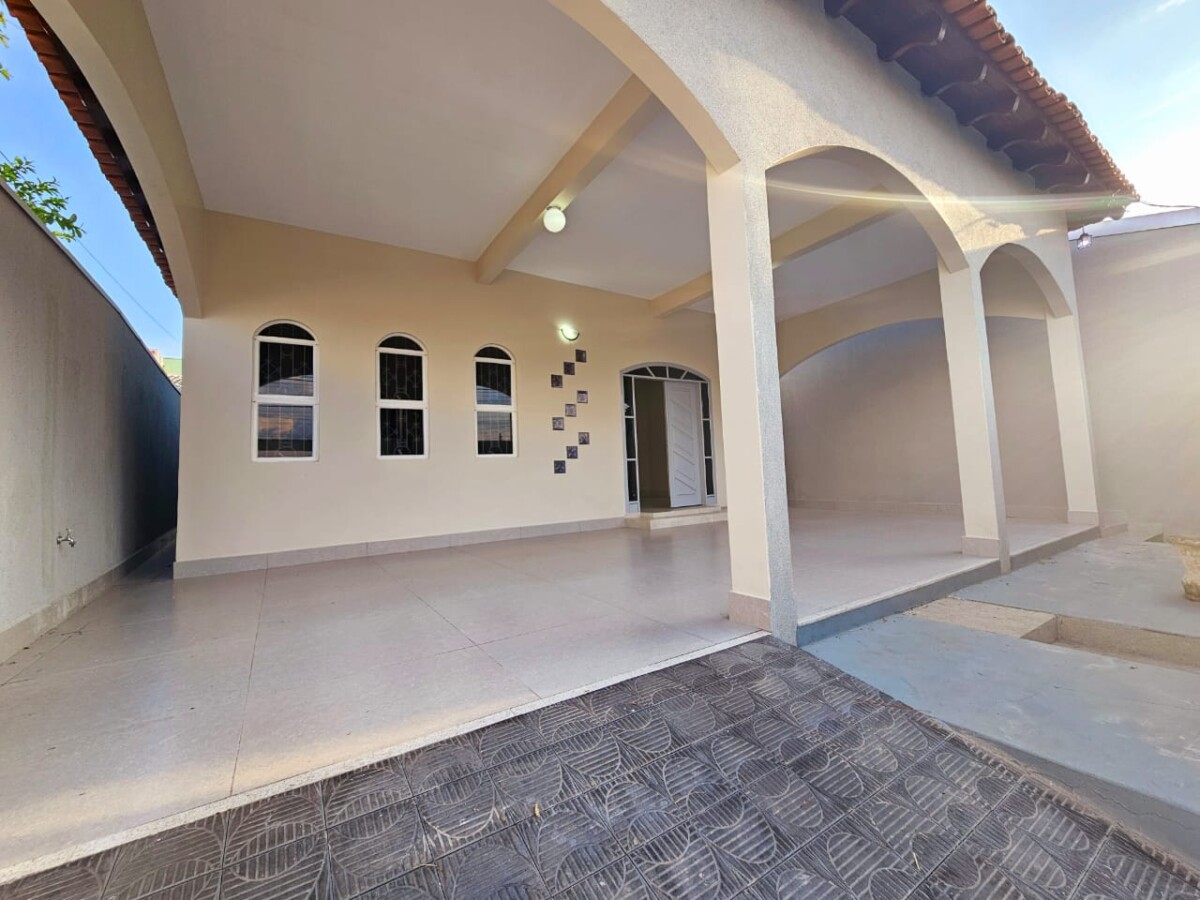 02-fachada-casa-praeiro