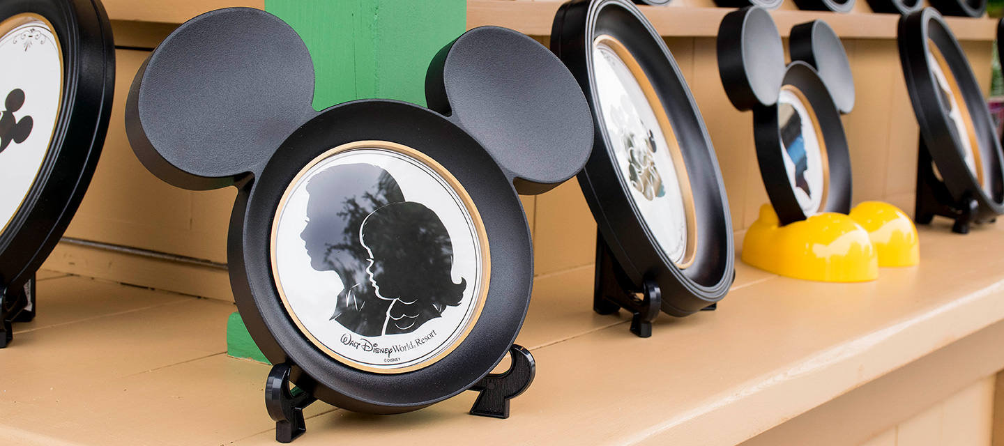 Silhouette Portraits Disney Springs