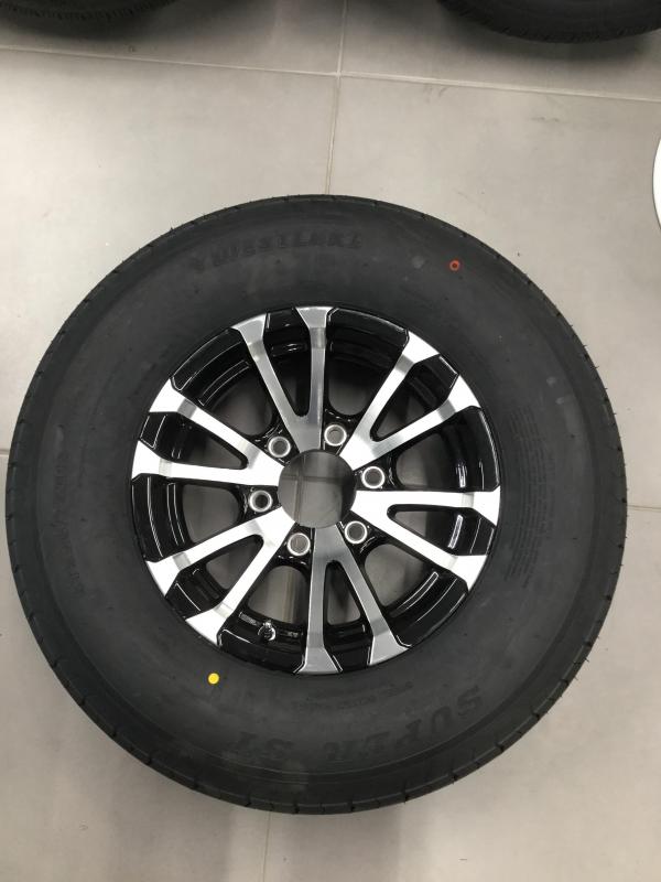 15" 6 Lug Avalanche w/ 225 Westlakes 15" 6 Lug Avalanche w/ 225 Westlakes