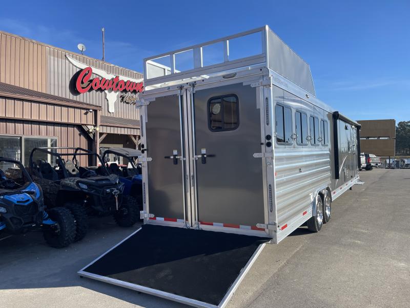 2024 Merhow 8416 Stampede 4Horse Trailer with 9' Slide Living