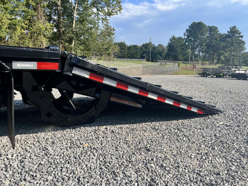 2023 Norstar Ironbull 32Ft 24K Hydraulic Dovetail Gooseneck