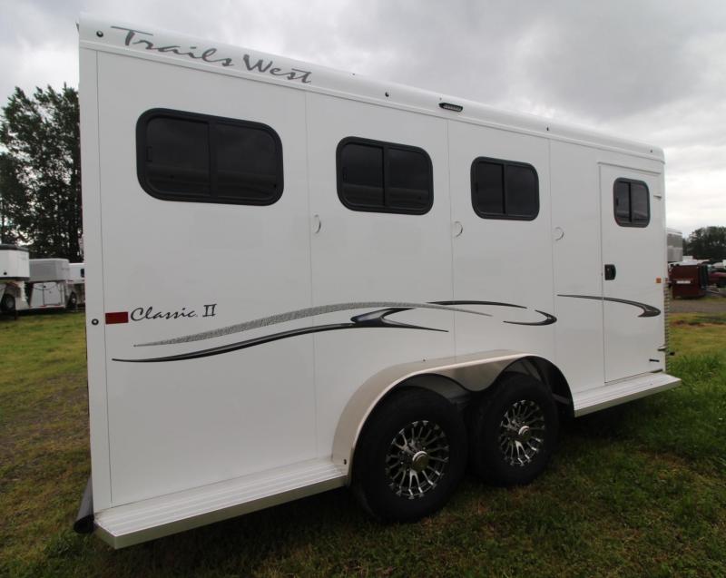 2023 Trails West Manufacturing Classic II 3 Horse Warmblood Height