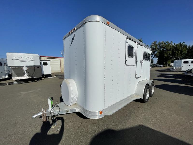 1993 Featherlite 9409 2 Horse Straightload Mangers Saddle Racks