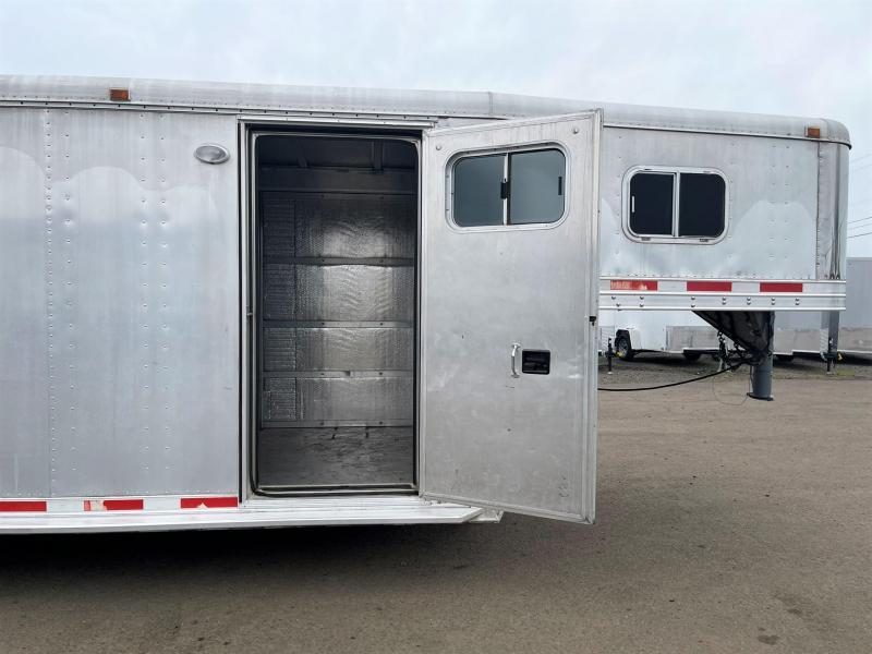 1995 Featherlite 8546 3 Horse Gooseneck Horse Trailer All Aluminum Escape Door Rear Tack