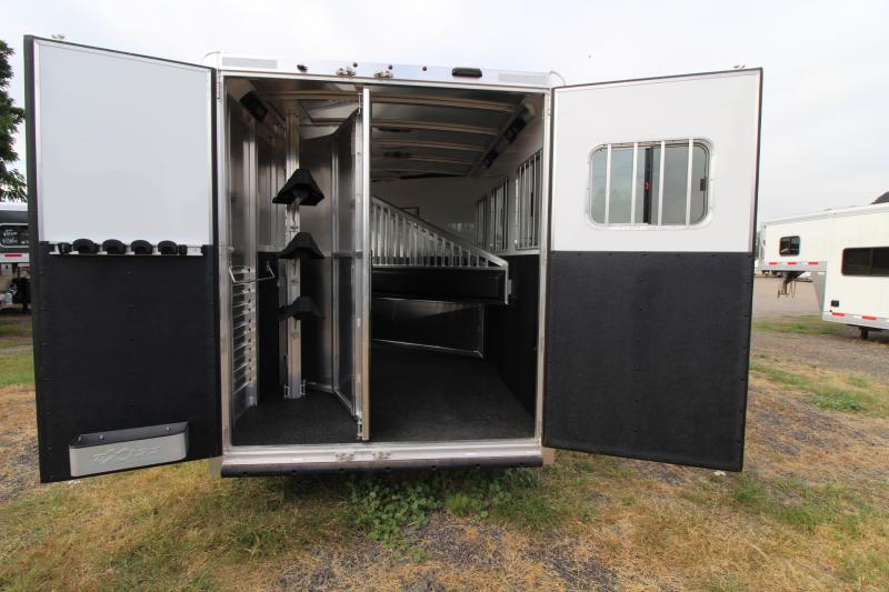 BELOW COST! 2022 Exiss Escape 4ft SW Living Quarters 3 Horse