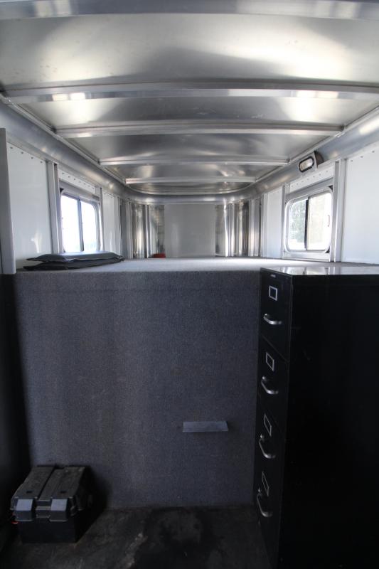 2003 Sooner SE 318 Gooseneck 3 Horse Trailer Large Dressing Room