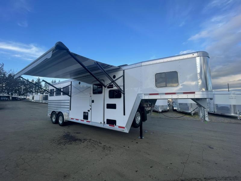 2022 Featherlite 7841 3 Horse Living Quarters Drop Down Windows