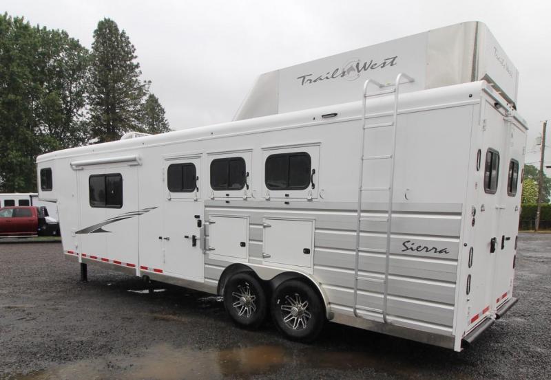 2021 Trails West Sierra 11X15 LQ 3 Horse Trailer Hay Rack Mangers