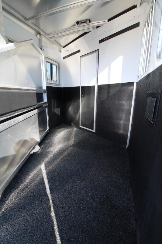 2021 Exiss Escape 7208 8ft sw Living Quarters 2 Horse Aluminum