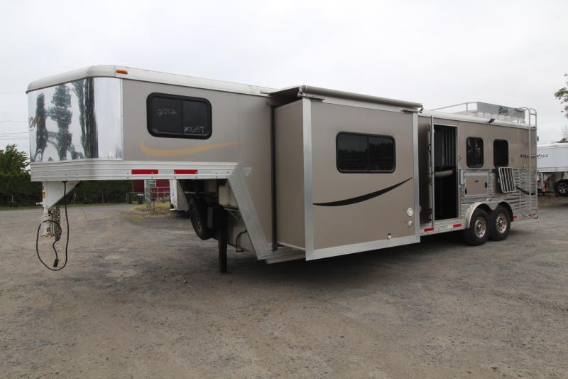 2012 Bison Stratus Express 8'W 12ft sw Living Quarters W/Slide hay