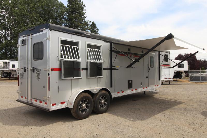 2023 Bison Silverado 72112 Horse Aluminum TrailerHydraulic Jack Stud divider Lined