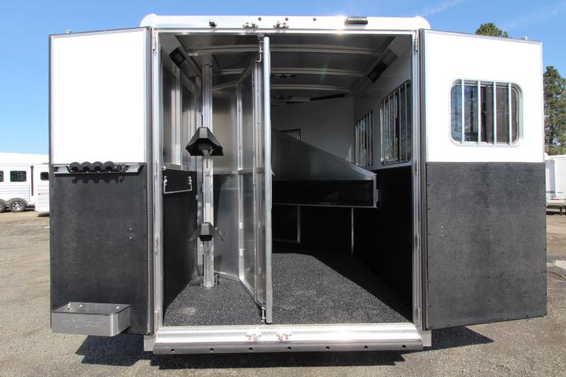 2023 Exiss Escape 7204 4ft SW Living Quarters Weekender 2 Horse