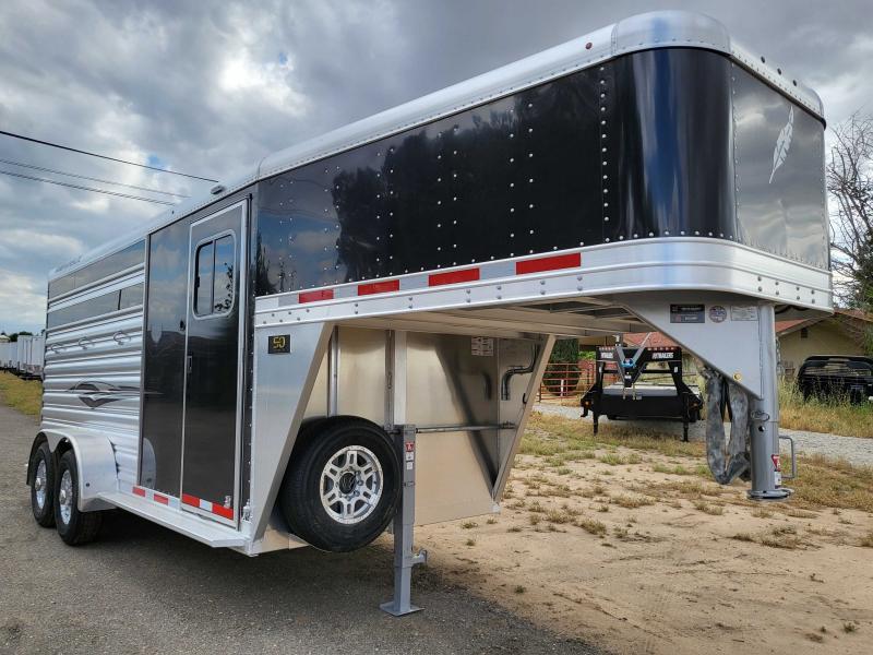 2023 Featherlite 9751 3 HORSE SLANT GOOSENECK V9837 Stock / Stock Combo