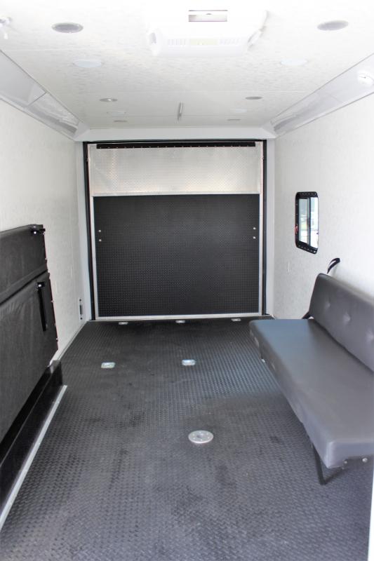 Enclosed Trailer with Living Quarters 2022 28' Full Bathroom/Sleeps 4
