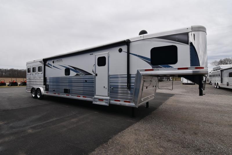 2023 Lakota Bighorn 8317 Horse Trailer KERLIN TRAILERS Horse
