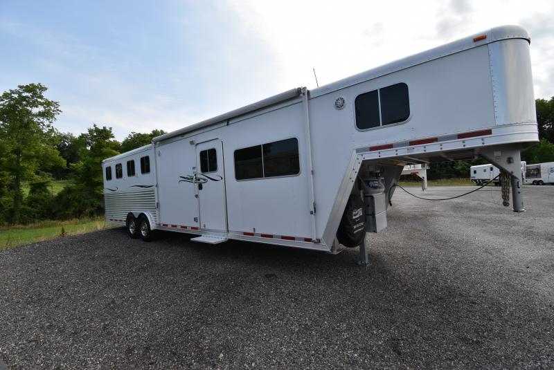 Used Featherlite Horse trailers for sale