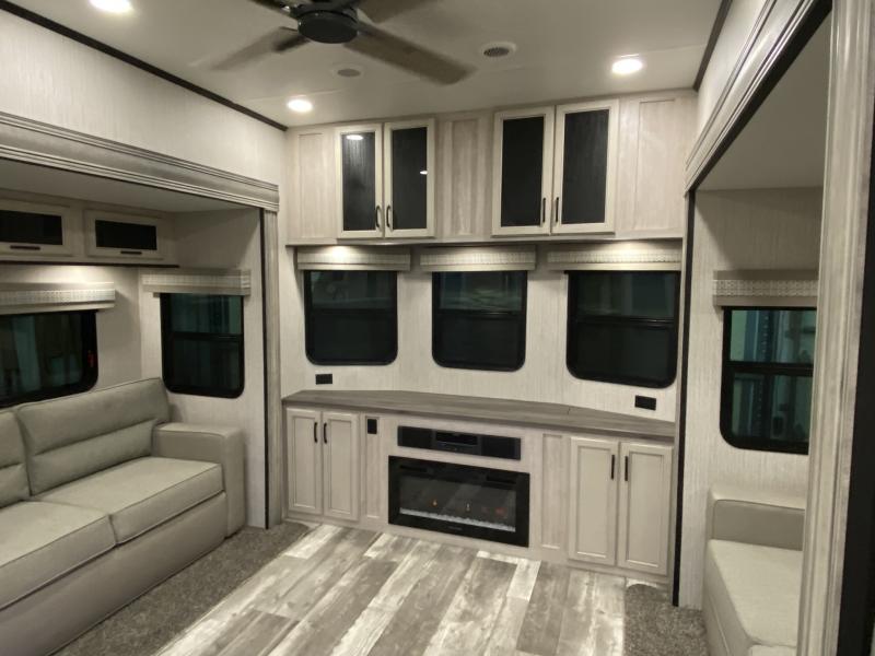 2023 Forest River Sandpiper 420 FL