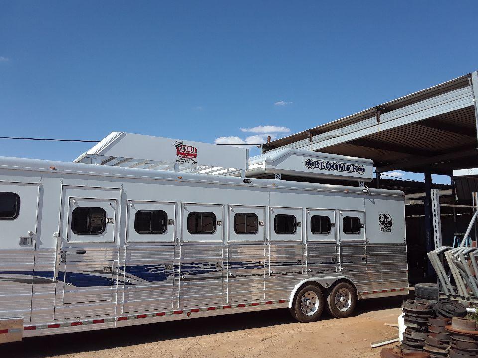 horse trailers custom made