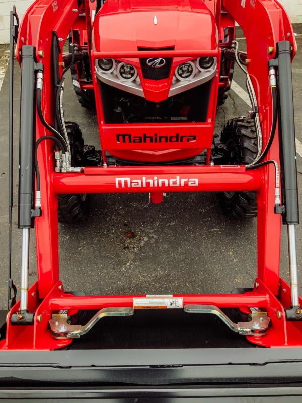 2022 Mahindra MAHINDRA 1635 HST LOADER Tractor