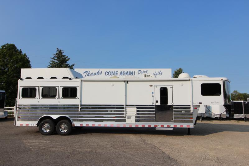 Used Sundowner Horse trailers for sale