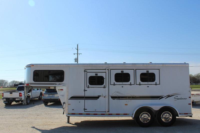 2000 Sundowner 3 horse slant gooseneck with dressing room Utility