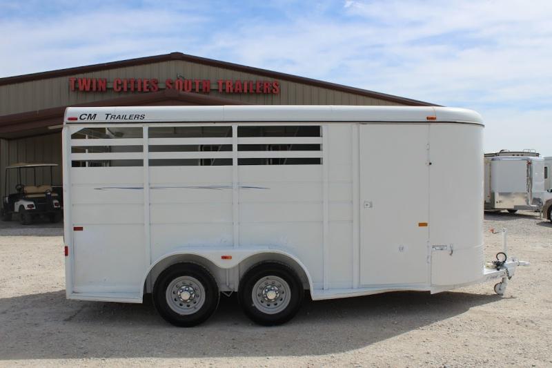 2004 CM 3 horse slant bumper pull Horse Trailers For Sale Near Me