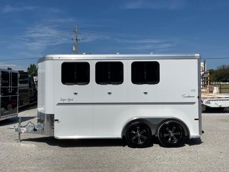 2023 Sundowner 3 horse slant bumper pull Sundowner Trailers