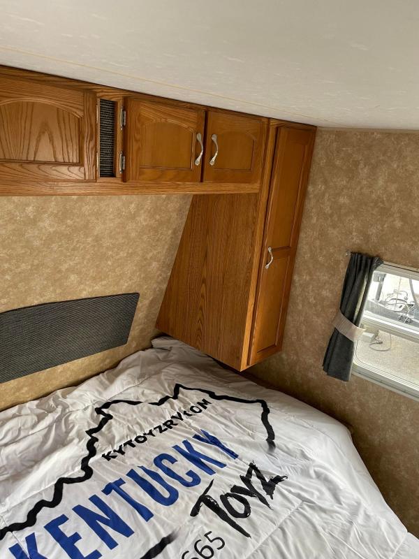 2006 Adventure Manufacturing Riverside 27DBLE Travel Trailer Kentucky