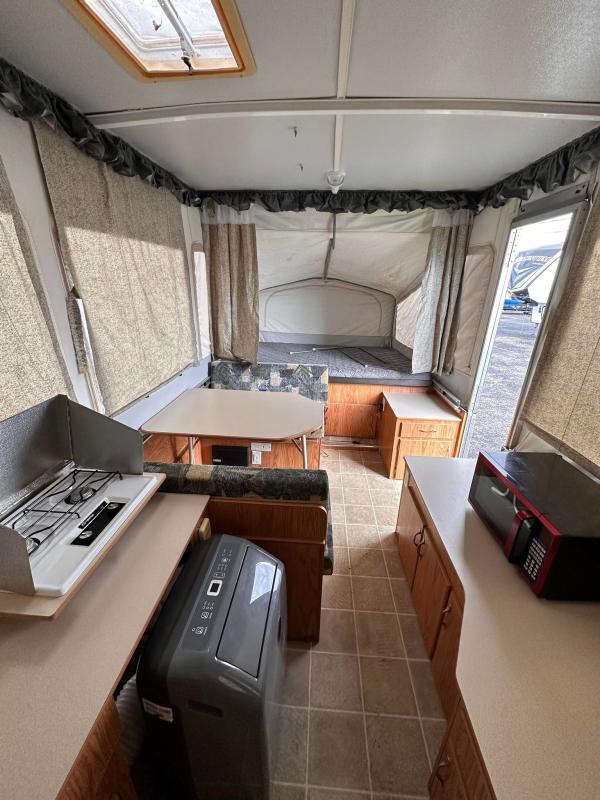 2004 Jayco M10K Popup Camper Kentucky Toyz located in LaFollette, TN