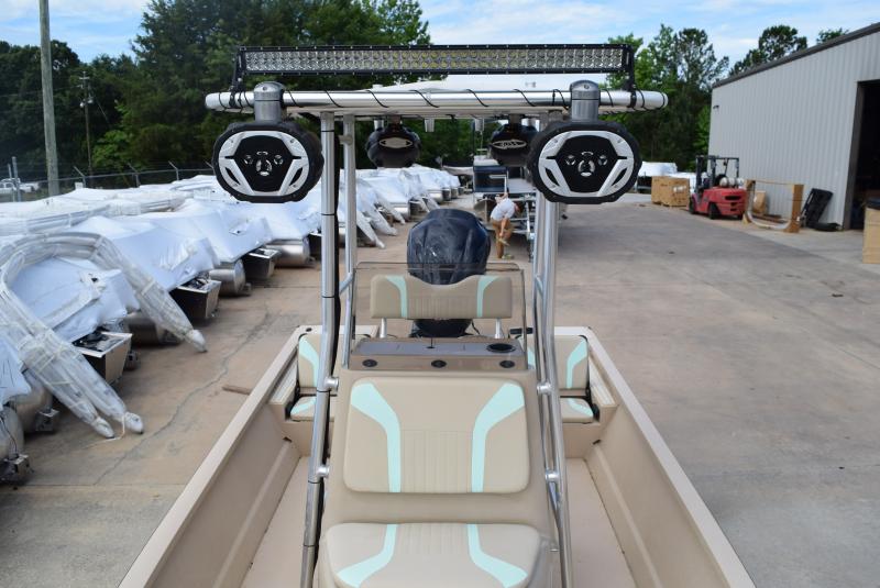 2020 G3 Boats BAY 22 DLX Center Console Watercrafts and Golf Carts