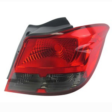 Faro trasero derecho para Chevrolet Onix 2013 en Adelante 5 Ptas Fume
