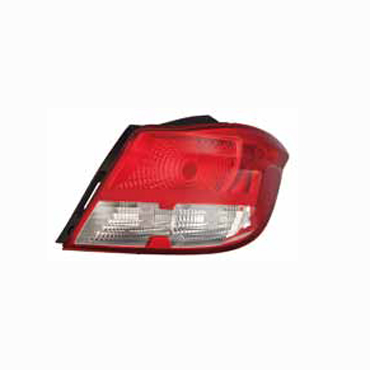 Faro trasero derecho para Chevrolet Onix 2013 en Adelante 5 Ptas cromado