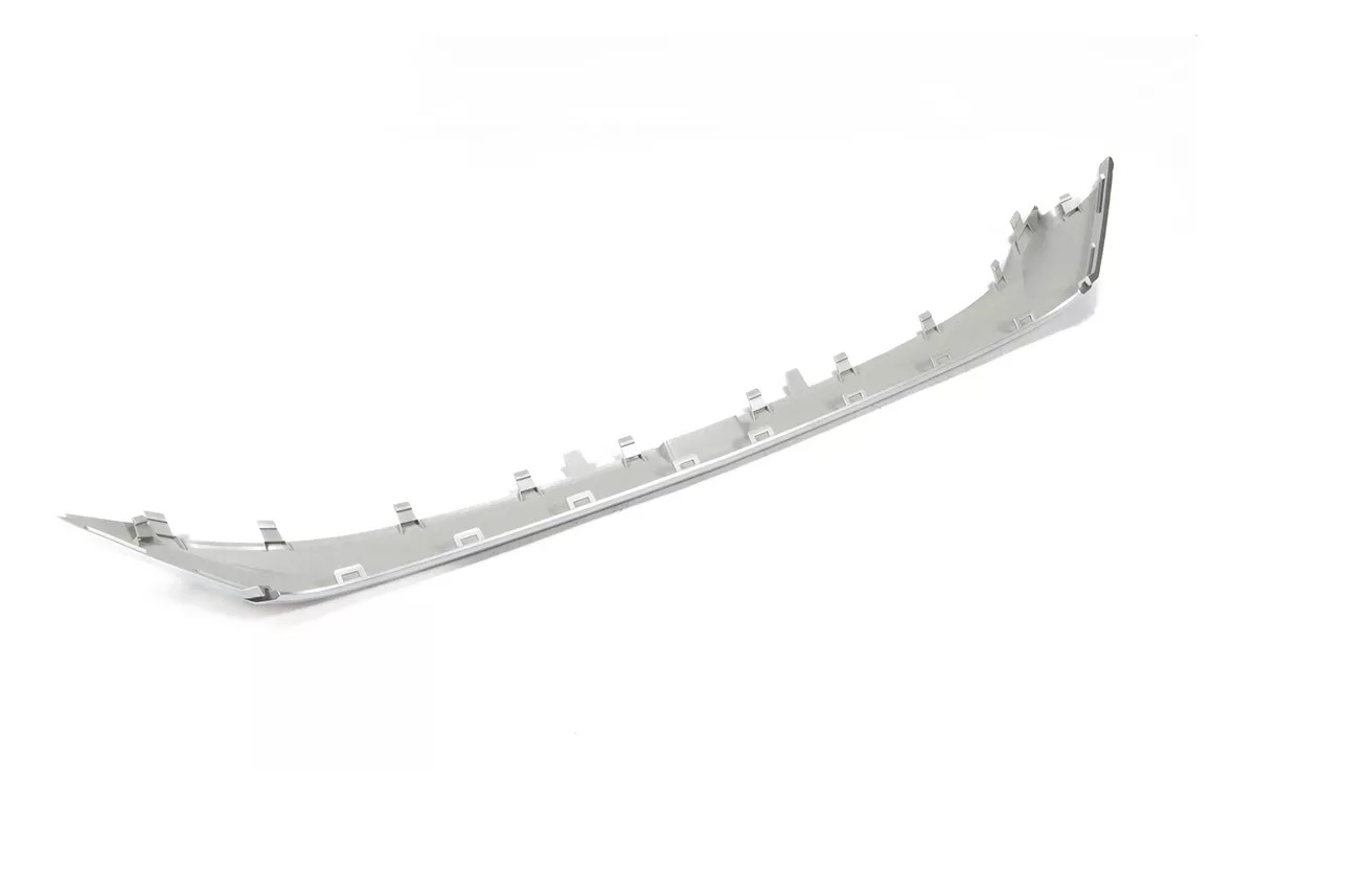 Moldura de Frente y Cola para Chevrolet Tracker Desde 2020 Moldura superior gris Plata
