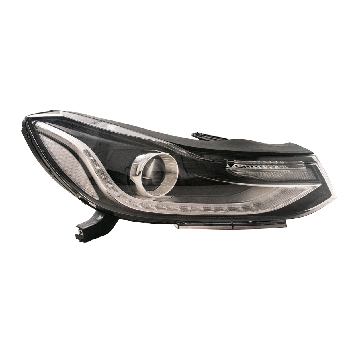 Óptica para Chevrolet Tracker 2017 / 2020 derecha con Lupa con LED