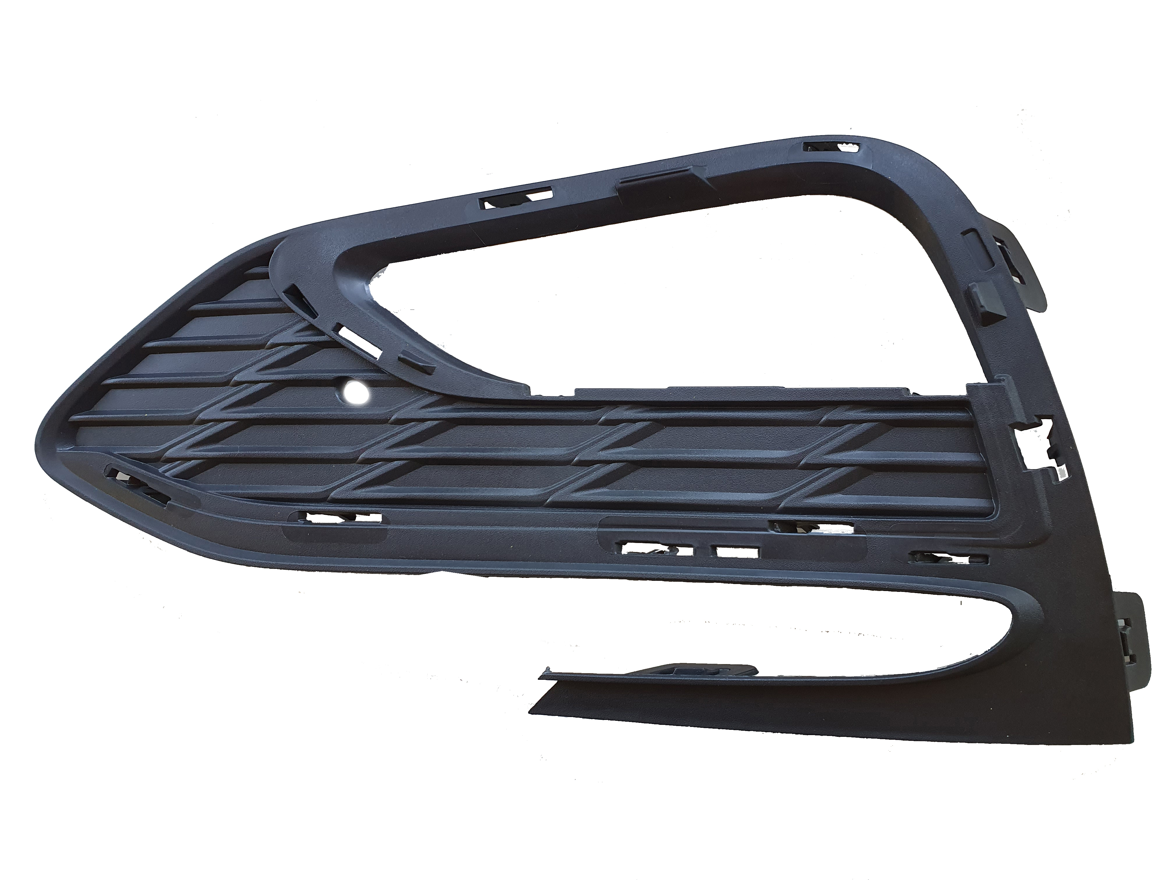 Grilla para Chevrolet Paragolpe / Parante / Capot Cruze 2016 / 2020 5 Puertas Lat Parag P / Faro Aux sin Sensor izquierdo