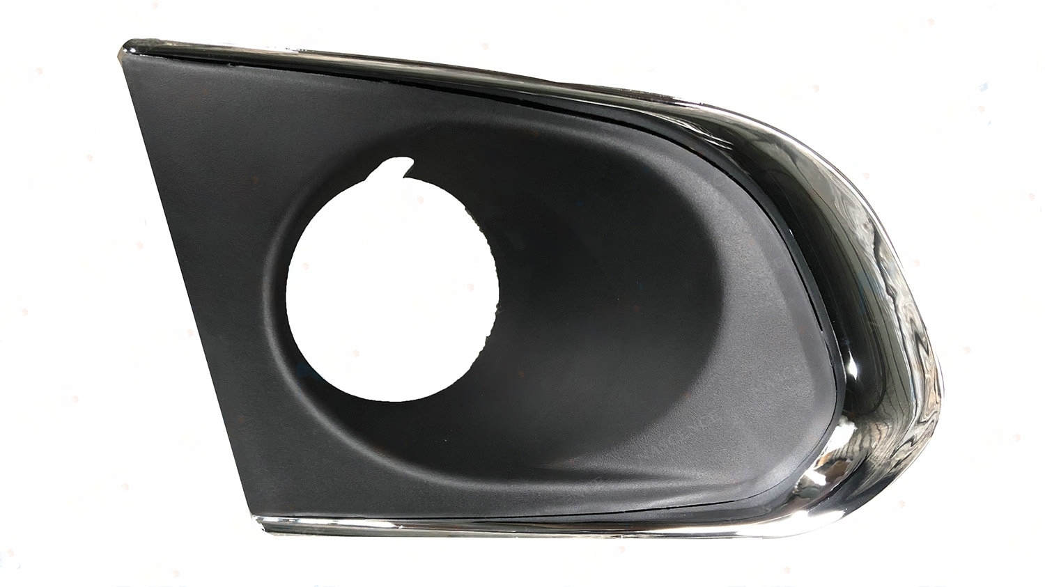 Moldura de Paragolpe para Chevrolet Tracker 2013 / 2016 con cromado derecho